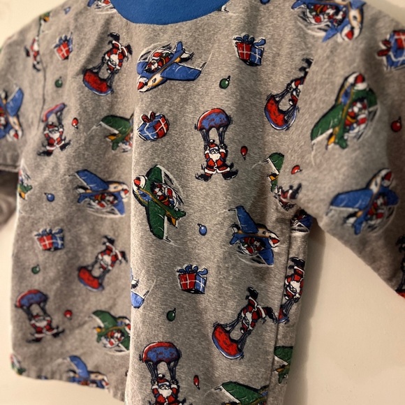 Simply Basic Holiday Themed Vintage Top 5 - Picture 2 of 10